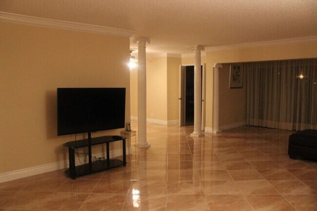Building Photo - 6494 Pumpkin Seed Circle 101, Boca Raton, ...