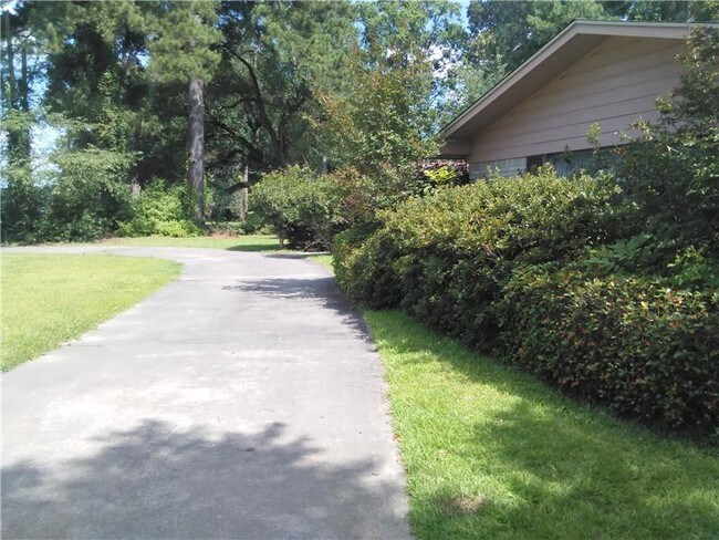 Building Photo - 5304 Bon Aire Dr