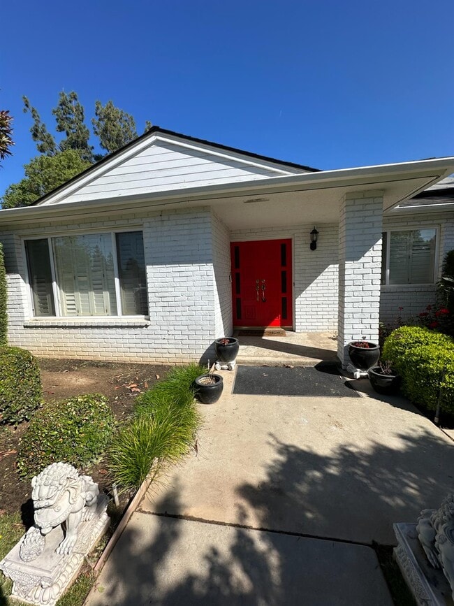 Foto del edificio - 1310 W Magill Ave