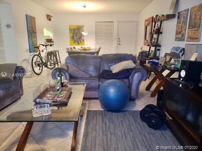 Building Photo - 3588 Collins Ave