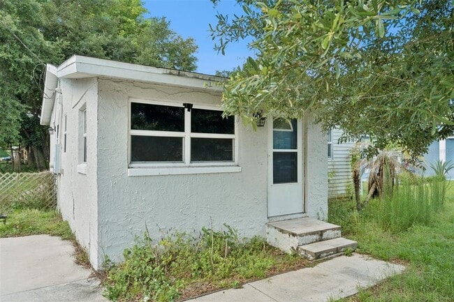 Building Photo - 5000 Huppel Ave