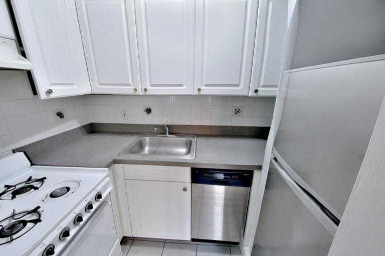 Building Photo - 234 Mott St