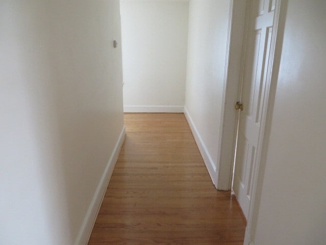 Building Photo - 2 Bedroom, 1 Bath South Hill Apartment Con...