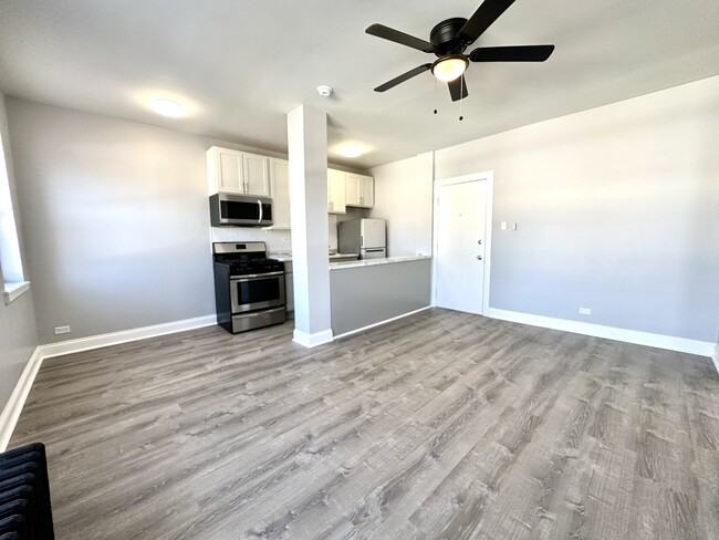 4756 Maplewood Studio - L - Alquilado - 4756 N Maplewood Ave