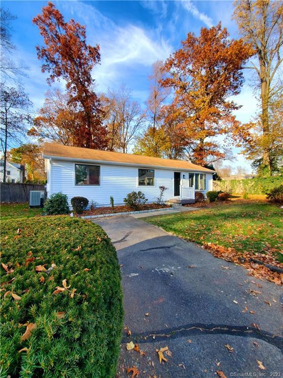 Primary Photo - 23 Oakview Cir
