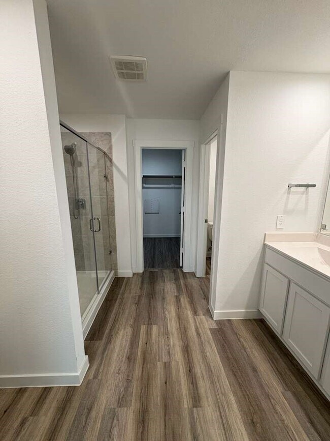 Foto del edificio - 3231 Langley Bnd Ln