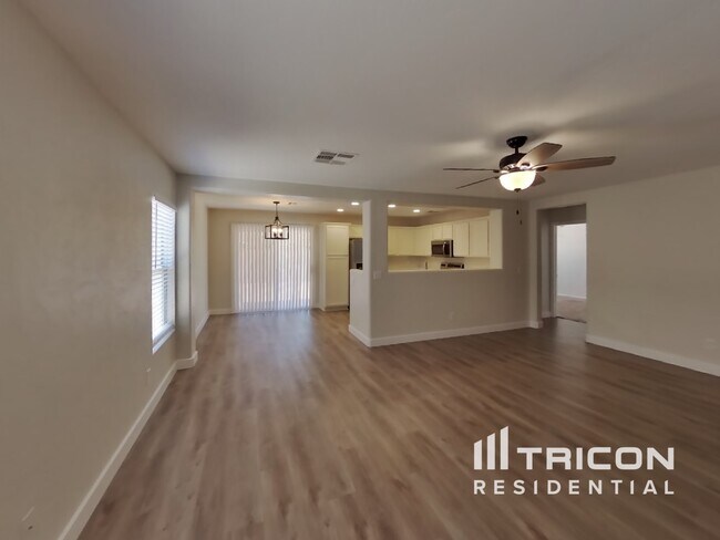 Building Photo - 2850 E Bagdad Rd