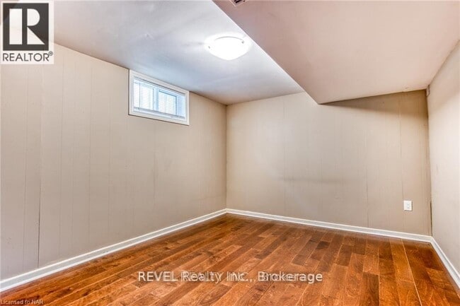 Building Photo - 397 Grantham Ave