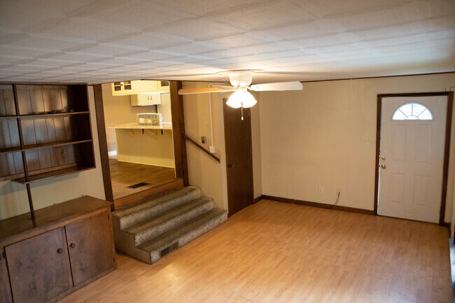 Building Photo - 820 Illinois St