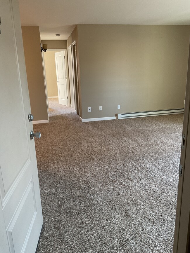 Building Photo - Briar Cliff Apartments
