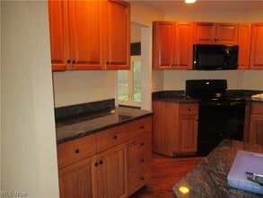 Building Photo - 17084 Sunset Dr