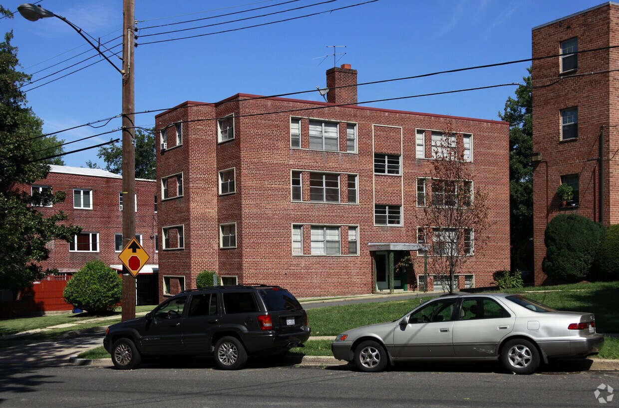 Primary Photo - 1345 Fort Stevens Dr NW