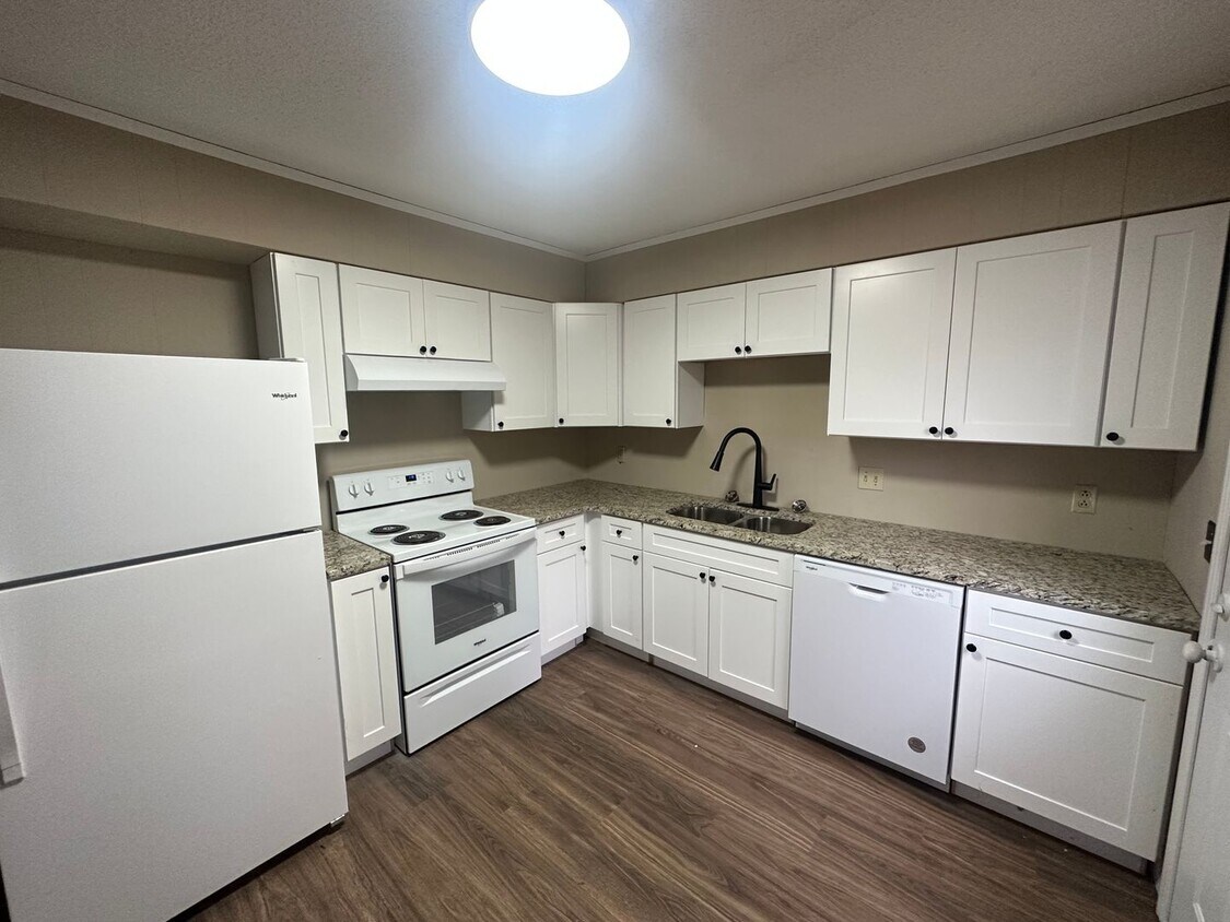 Foto principal - 833/835 Glendale Rd.