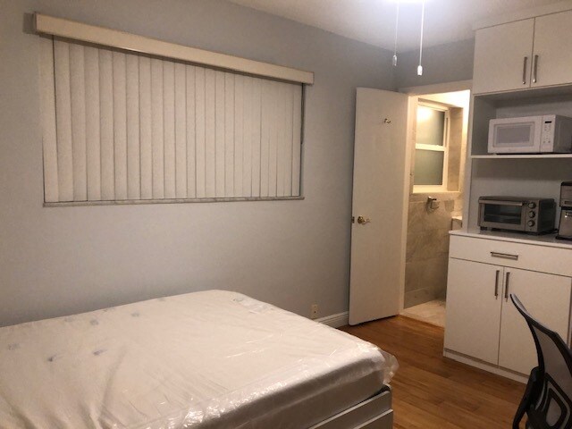 View from the closet - 923 SE 17th St