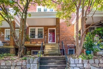 Building Photo - 2224 Observatory Pl NW