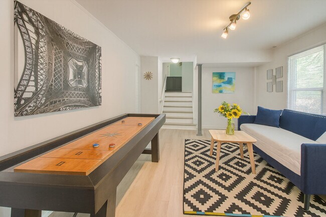 Foto del edificio - 8800 Nightingale Ln