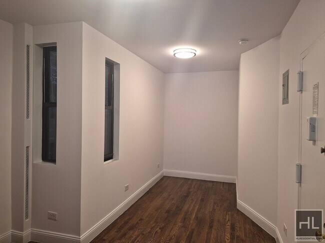 Foto del edificio - EAST 89TH STREET