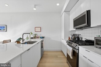 Building Photo - 2007 Cambridge St