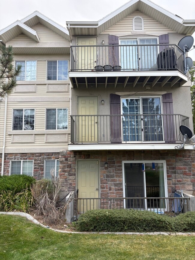 Balcondy View - 2093 N Morning Star Dr