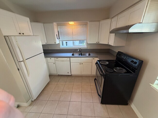 Building Photo - Sunnyvale 1BR with Private Patio, Fenced Yard, and Covered Parking – Prime Location, Great Schools