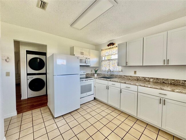 Building Photo - 103 Cardinal Dr