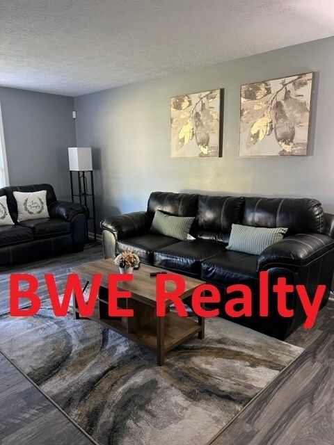 Foto del edificio - Renovated Madison Duplex 2 bedroom 2 bath
