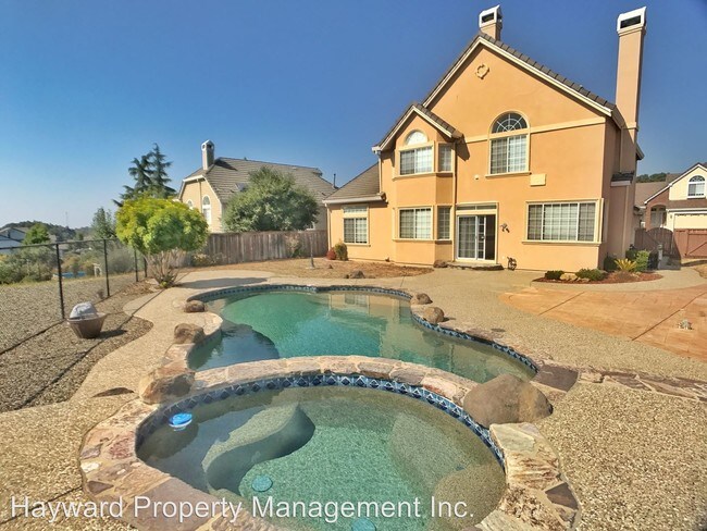 Building Photo - 28425 Fox Hollow Dr