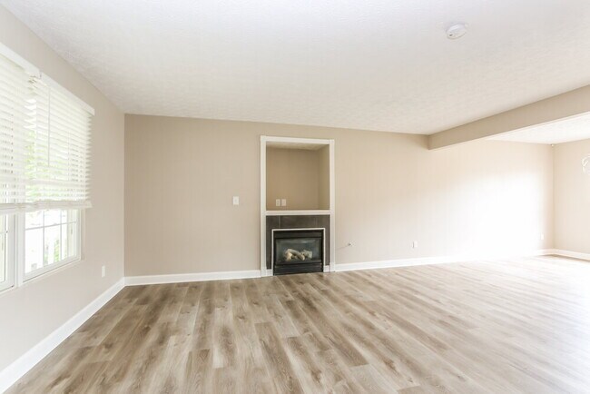Building Photo - 5303 Paul Revere Rd