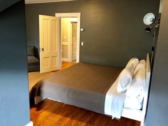 Foto del edificio - 96 Rhode Island Ave