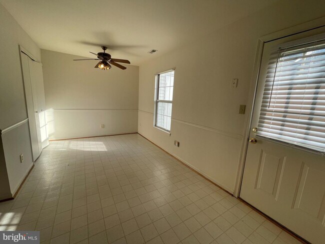 Building Photo - 5144 Bellehaven Ct