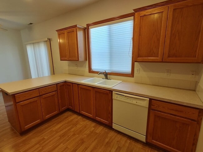 Building Photo - 3328 Lake Glenn Dr