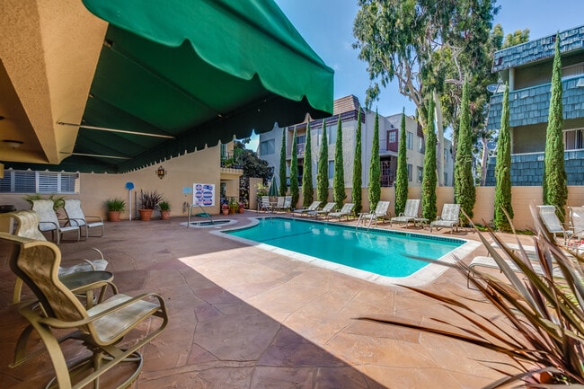 Building Photo - 5845 Doverwood Dr