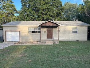 Building Photo - 609 Geneva St