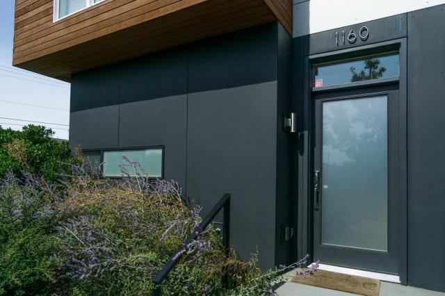 Building Photo - 3 bedroom in Seattle WA 98107
