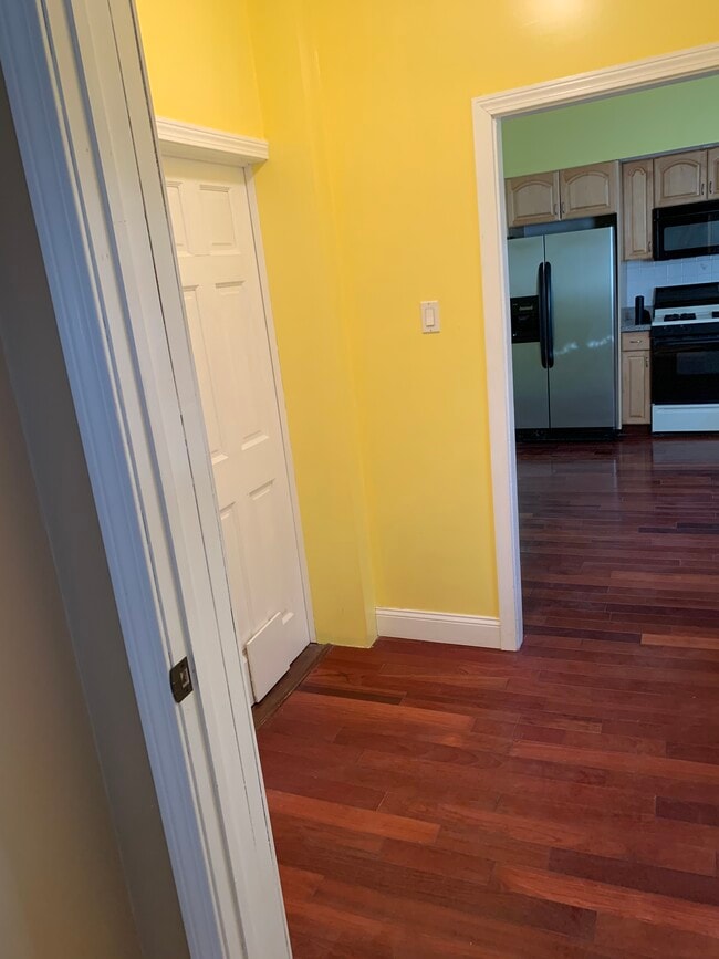 Building Photo - 6 Eliot St