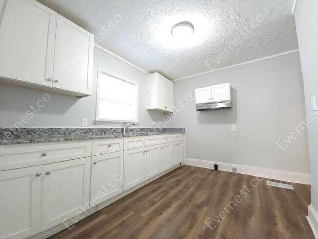 Foto del edificio - 29 Chappell Rd NW