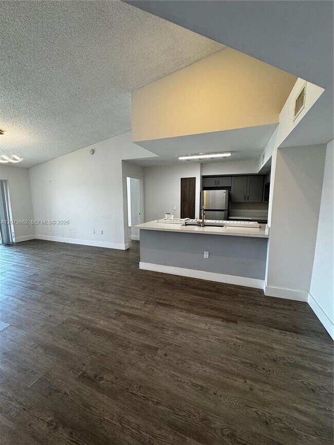Foto del edificio - 2173 Renaissance Blvd