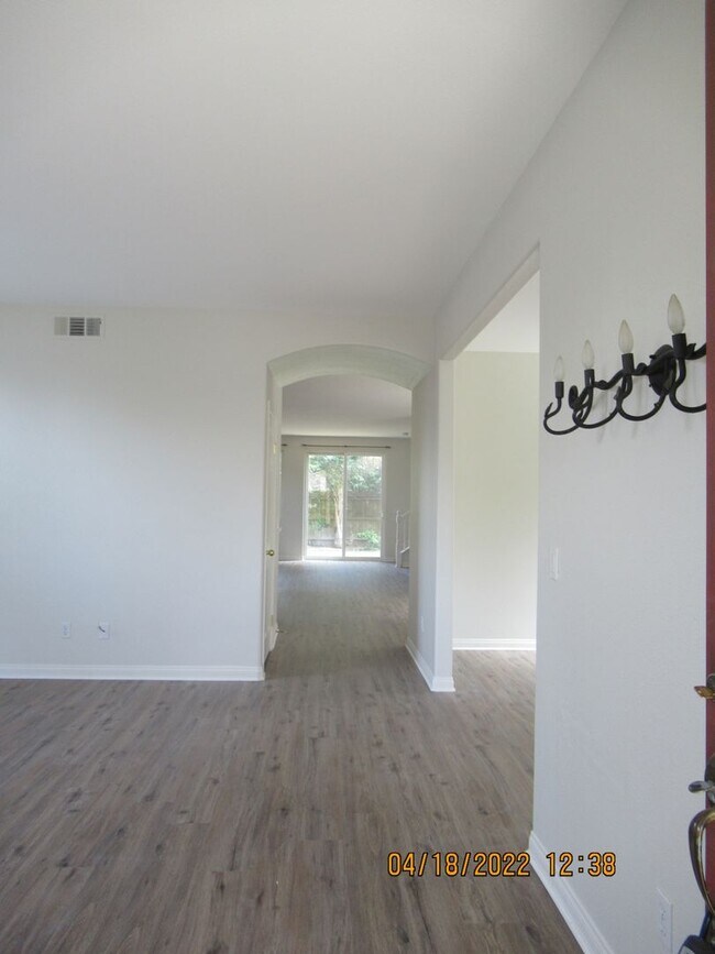 Foto del edificio - Crown Pointe Four Bedroom Home