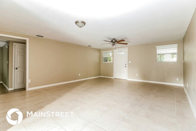 Foto del edificio - 7051 Lenox Dr