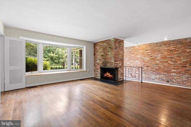 Foto del edificio - 7504 Radnor Rd
