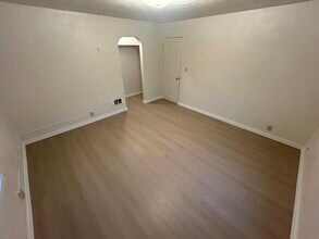 Building Photo - 400 W 13th St