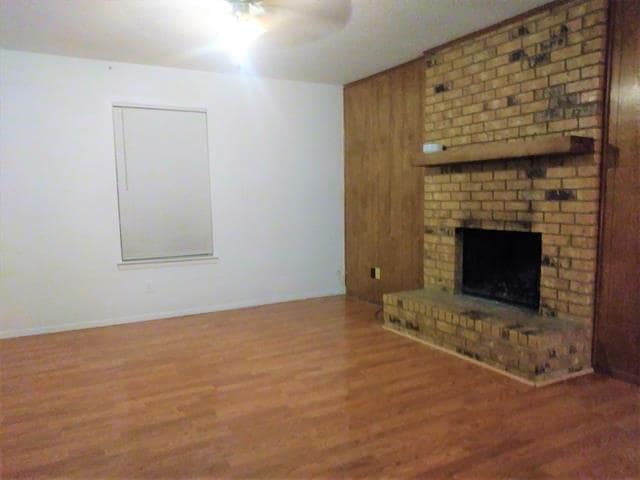 Foto del edificio - 717 Windcrest Dr
