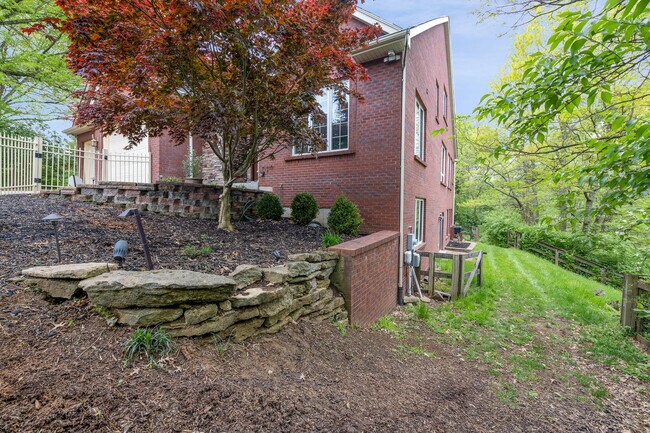Building Photo - 720 Dudley Rd