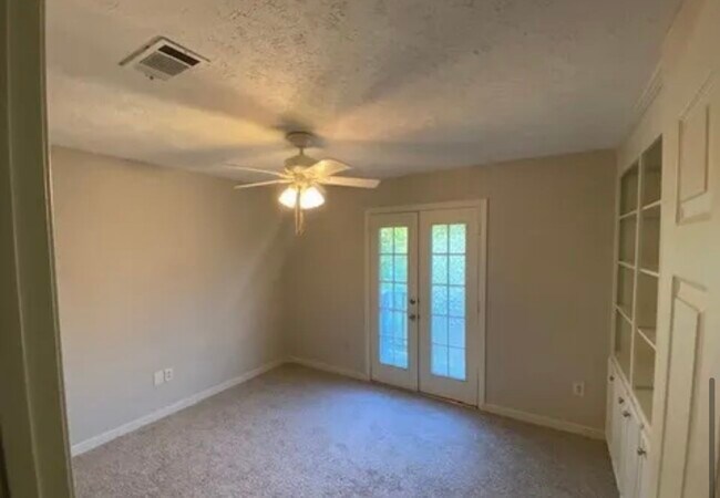 Foto del edificio - 2437B River Oaks Blvd