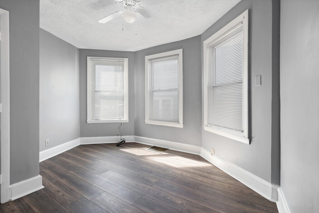 10 Huntington Ave Unit 1A, Amesbury, MA 01913 Room for Rent in