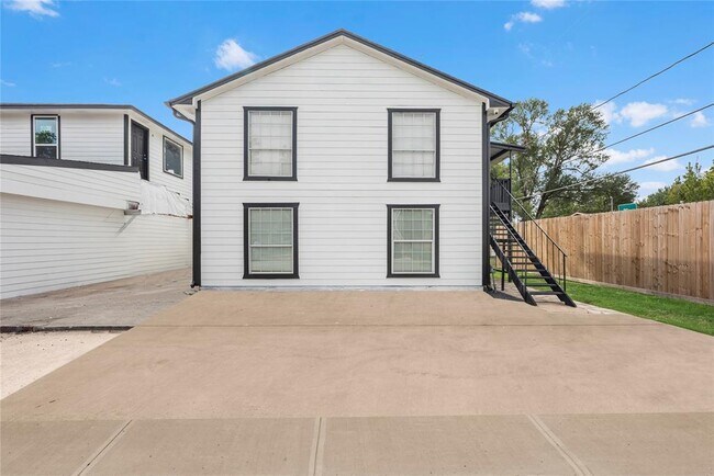 Building Photo - 502 Frawley St