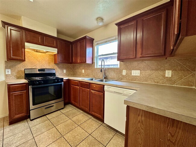 Foto del edificio - 7271 Caracara Dr