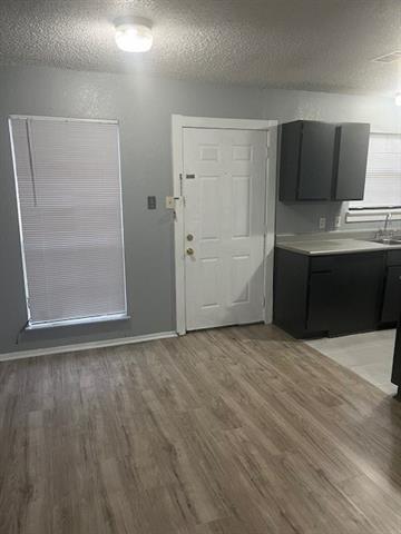 Foto del edificio - 4533 Parkwood Dr