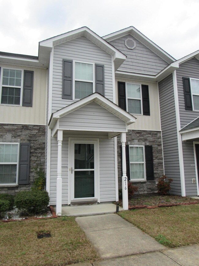 Foto del edificio - 216 Glen Cannon Drive