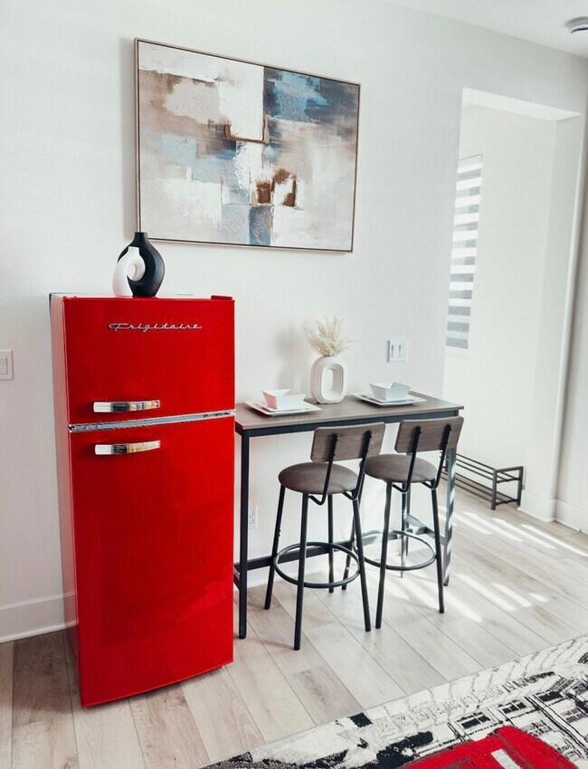 Comida - 2415 Calle Grandon